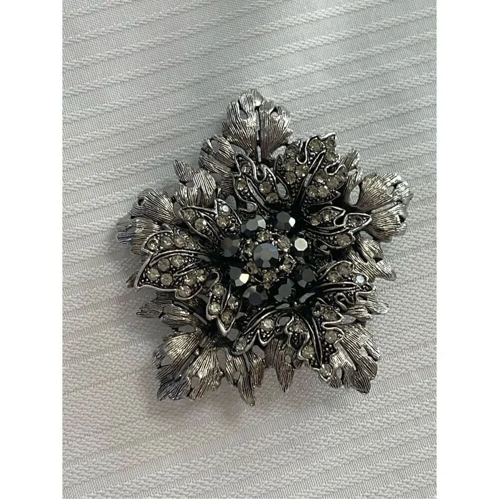 SNK Rhinestone Brooch Signed Rare - Picture 4 of 6